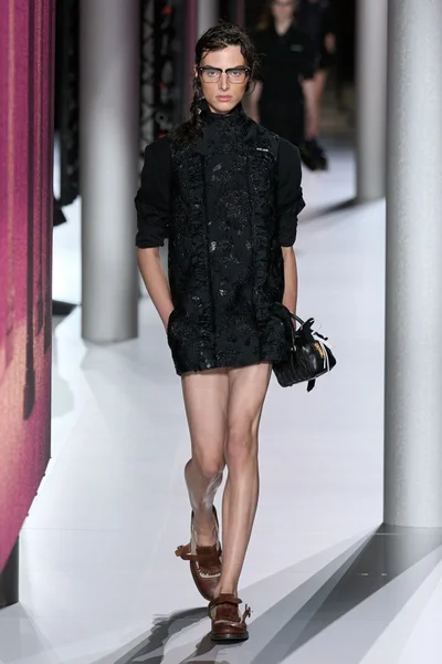 Look 37
